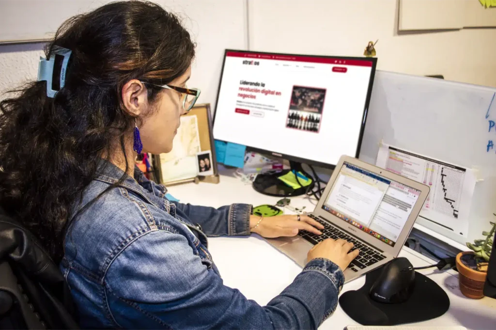 Especialización vs Interdisciplinariedad: ¿Qué Elegir en el Trabajo?